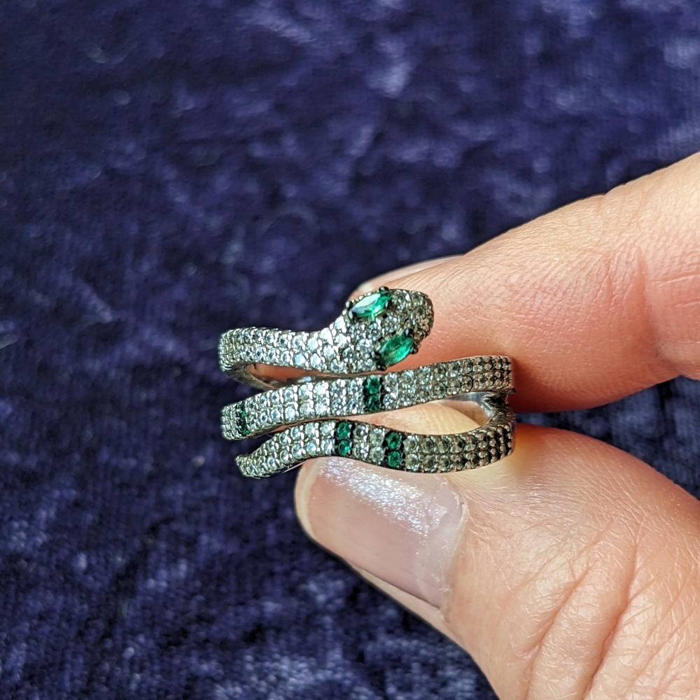 Emerald Accent Silver Snake Ring - Modern Women Jewelry - Picture 2 of 9